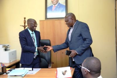 Cérémonie de remise et reprise du Directeur de l'Exécution des Travaux Routiers.